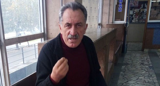 Доктор фармацевтических наук Хусейн Карагулов. Фото Людмилы Маратовой для "Кавказского узла". Доктор фармацевтических наук Хусейн Карагулов. Фото Людмилы Маратовой для "Кавказского узла".