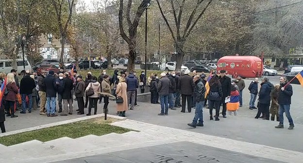 Участники акции протеста в Ереване 14 декабря 2020 года. Кадр видео
Novosti-Armenia https://www.youtube.com/watch?v=7LvKHIqBkZA&feature=youtu.be Участники акции протеста в Ереване 14 декабря 2020 года. Кадр видео
Novosti-Armenia https://www.youtube.com/watch?v=7LvKHIqBkZA&feature=youtu.be