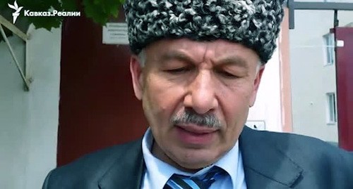 Ризван Ибрагимов. Стоп-кадр видео https://www.kavkazr.com/a/28529802.html Ризван Ибрагимов. Стоп-кадр видео https://www.kavkazr.com/a/28529802.html
