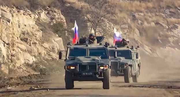 Миротворцы в Лачинском коридоре. Фото: пресс-служба Минобороны России http://mil.ru/russian_peacekeeping_forces/media/photo/gallery.htm?id=84438@cmsPhotoGallery Миротворцы в Лачинском коридоре. Фото: пресс-служба Минобороны России http://mil.ru/russian_peacekeeping_forces/media/photo/gallery.htm?id=84438@cmsPhotoGallery