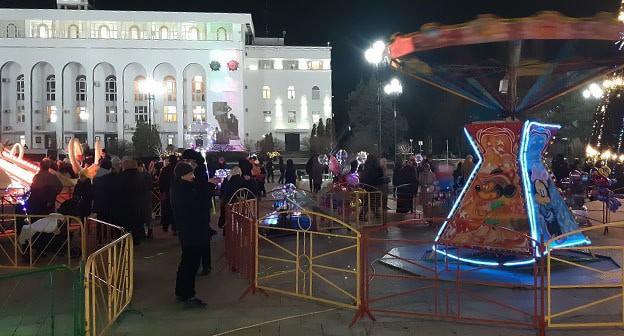 Новогодние мероприятия в Махачкале. 29 декабря 2020 г. Фото Тимура Исаева для "Кавказского узла" Новогодние мероприятия в Махачкале. 29 декабря 2020 г. Фото Тимура Исаева для "Кавказского узла"