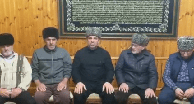 Стоп-кадр видеообращения тейпа Султыговых, t.me/fortangaorg/7920