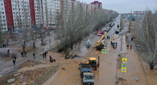 Коммунальная авария в Волжском. Фото Алексея Волхонского, https://v1.ru Коммунальная авария в Волжском. Фото Алексея Волхонского, https://v1.ru