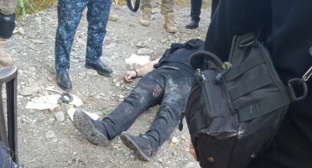 Предполагаемый боевик, убитый в перестрелке с силовиками в Грозном. Фото: пресс-служба Национального антитеррористического комитета Предполагаемый боевик, убитый в перестрелке с силовиками в Грозном. Фото: пресс-служба Национального антитеррористического комитета