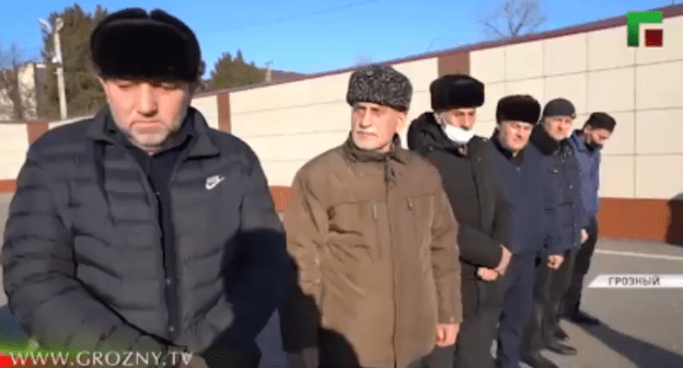 Церемония примирения ингушских и чеченских тейпов в Грозном 7 января 2021 года. Стоп-кадр видео https://www.instagram.com/p/CJypg7epIxu/ Церемония примирения ингушских и чеченских тейпов в Грозном 7 января 2021 года. Стоп-кадр видео https://www.instagram.com/p/CJypg7epIxu/