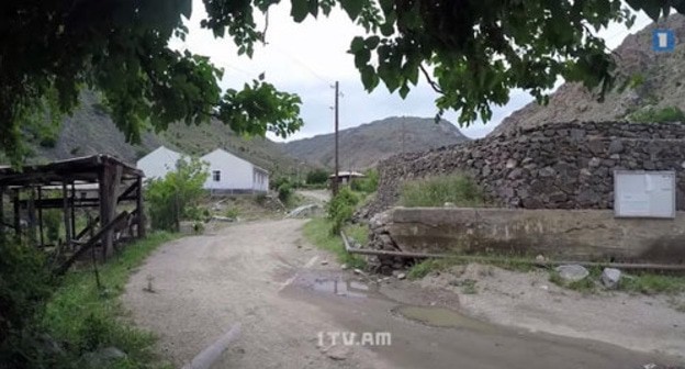 Село Нрнадзор. Кадр видео 1tv.am https://www.youtube.com/watch?v=vJszuJ-p67g&feature=emb_title Село Нрнадзор. Кадр видео 1tv.am https://www.youtube.com/watch?v=vJszuJ-p67g&feature=emb_title