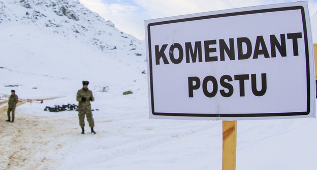 Пост азербайджанской армии в Нагорном Карабахе. Фото Азиза Каримова для "Каввказского узла" Пост азербайджанской армии в Нагорном Карабахе. Фото Азиза Каримова для "Каввказского узла"