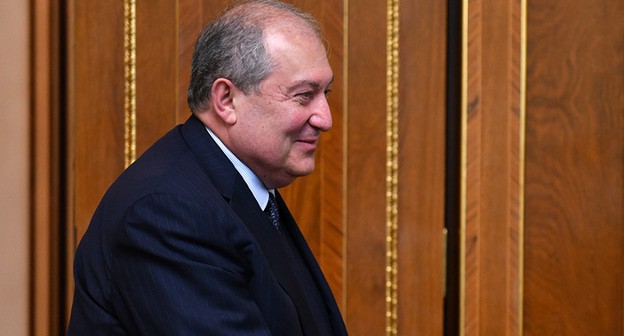 Армен Саркисян. Фото Iaea Imagebank- https://commons.wikimedia.org/wiki/Category:Armen_Sarkissian#/media/File:Yukiya_Amano_meets_H.E._Armen_Sarkissian_(01890361)_(32795710727).jpg Армен Саркисян. Фото Iaea Imagebank- https://commons.wikimedia.org/wiki/Category:Armen_Sarkissian#/media/File:Yukiya_Amano_meets_H.E._Armen_Sarkissian_(01890361)_(32795710727).jpg