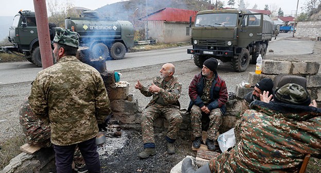 Армянские солдаты. Нагорный Карабах, ноябрь 2020 года. Фото: REUTERS/Stringer Армянские солдаты. Нагорный Карабах, ноябрь 2020 года. Фото: REUTERS/Stringer