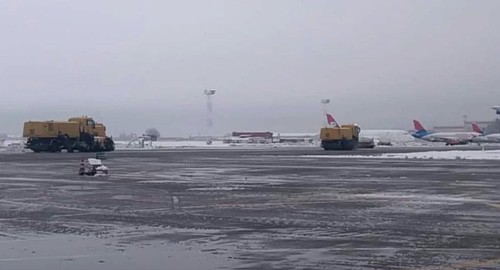 Снегопад в аэропорту. Кадр видео mymsk.online
https://yandex.ru/efir?stream_id=4f244986c691045f93d9c0b7c047a08a Снегопад в аэропорту. Кадр видео mymsk.online
https://yandex.ru/efir?stream_id=4f244986c691045f93d9c0b7c047a08a