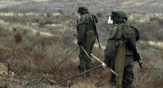 Саперы МС в Нагорном Карабахе. Фото пресс-службы МО России http://mil.ru/russian_peacekeeping_forces/news/more.htm?id=12339233@egNews Саперы МС в Нагорном Карабахе. Фото пресс-службы МО России http://mil.ru/russian_peacekeeping_forces/news/more.htm?id=12339233@egNews