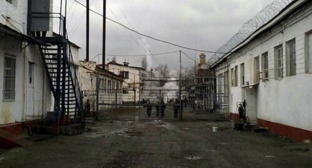 Территория колонии №1 во Владикавказе. Фото https://region15.ru/komissiya-obschestvennoy-palaty-respubliki-proinspektirovala-osetinskuyu-tyur-mu/ Территория колонии №1 во Владикавказе. Фото https://region15.ru/komissiya-obschestvennoy-palaty-respubliki-proinspektirovala-osetinskuyu-tyur-mu/