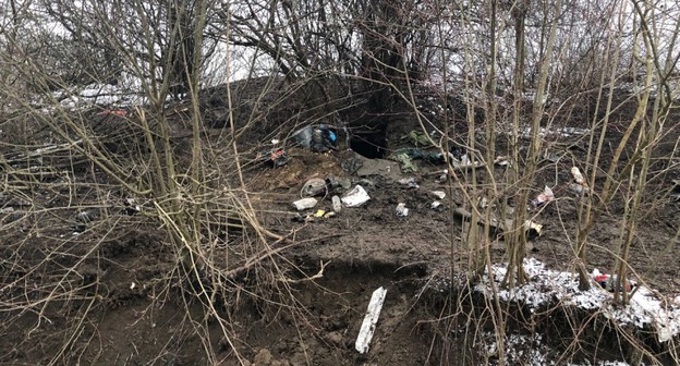 Укрытие Бютукаева близ села Катар-Юрт. Фото с сайта НАК, http://nac.gov.ru/kontrterroristicheskie-operacii/v-chechne-neytralizovan-bandglavar-byutukaev.html#&gid=1&pid=4 Укрытие Бютукаева близ села Катар-Юрт. Фото с сайта НАК, http://nac.gov.ru/kontrterroristicheskie-operacii/v-chechne-neytralizovan-bandglavar-byutukaev.html#&gid=1&pid=4