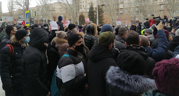 Протестующие и полиция в Волгограде 23.01.21. Фото Татьяны Филимоновой для Кавказского узла Протестующие и полиция в Волгограде 23.01.21. Фото Татьяны Филимоновой для Кавказского узла