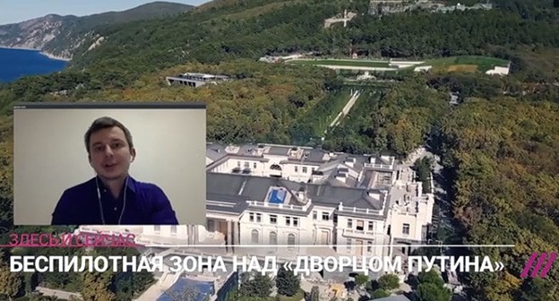 Эксперт Руслан Левиев в эфире "Дождя". Кадр видео https://tvrain.ru/teleshow/vechernee_shou/fso-523456/. Эксперт Руслан Левиев в эфире "Дождя". Кадр видео https://tvrain.ru/teleshow/vechernee_shou/fso-523456/.