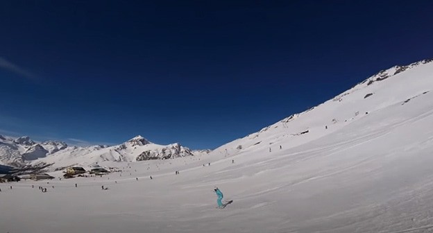 Домбай. Фото: скриншот видео "
Артём Воробьёв" https://www.youtube.com/watch?v=jycaJKNJWuU&feature=emb_logo Домбай. Фото: скриншот видео "
Артём Воробьёв" https://www.youtube.com/watch?v=jycaJKNJWuU&feature=emb_logo