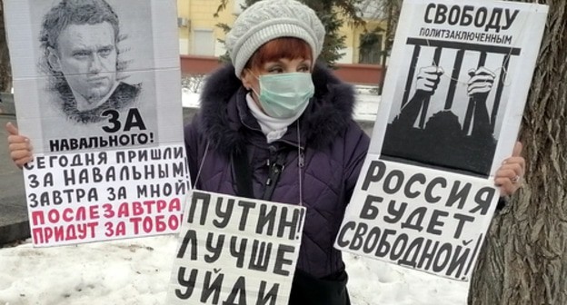 Активистка Галина Тихенко была задержана на акции в поддержку Навального в Волгограде 31 января 2021 года. Фото Татьяны Филимоновой для "Кавказского узла". Активистка Галина Тихенко была задержана на акции в поддержку Навального в Волгограде 31 января 2021 года. Фото Татьяны Филимоновой для "Кавказского узла".