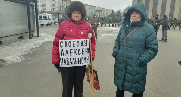 Участницы акции в поддержку Навального в Волгограде 31.01.21. Фото Татьяны Филимоновой для "Кавказского узла" Участницы акции в поддержку Навального в Волгограде 31.01.21. Фото Татьяны Филимоновой для "Кавказского узла"