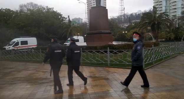 Площадь искусств в Сочи 31.01.21. Кадр видео канала Типичный Адлер l Сочи https://vk.com/wall-92138187_423573 Площадь искусств в Сочи 31.01.21. Кадр видео канала Типичный Адлер l Сочи https://vk.com/wall-92138187_423573