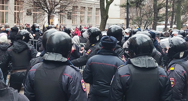 Скопление полиции на Пушкинской улице Ростова-на-Дону, 31 января 2021 г. Фото Константина Волгина для "Кавказского узла" Скопление полиции на Пушкинской улице Ростова-на-Дону, 31 января 2021 г. Фото Константина Волгина для "Кавказского узла"