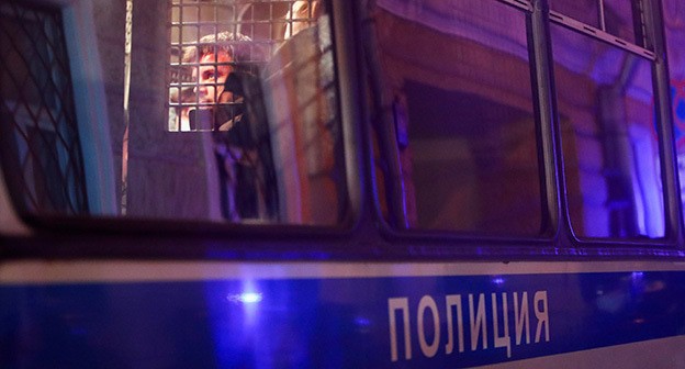 Полицейская машина. 2 февраля 2021 года. Фото: REUTERS/Maxim Shemetov Полицейская машина. 2 февраля 2021 года. Фото: REUTERS/Maxim Shemetov