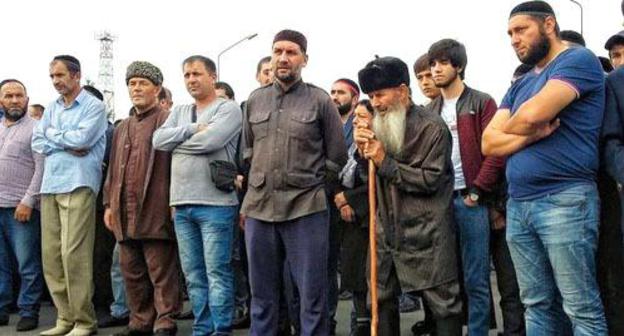 Участники протестов в Ингушетии. Магас, 4 октября 2018 года. Фото: Умар Йовлой для "Кавказского узла" Участники протестов в Ингушетии. Магас, 4 октября 2018 года. Фото: Умар Йовлой для "Кавказского узла"