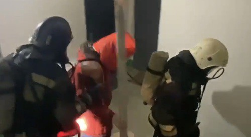 Эвакуация жильцов во время пожара. Фото: ГУ МЧС России по Волгоградской области