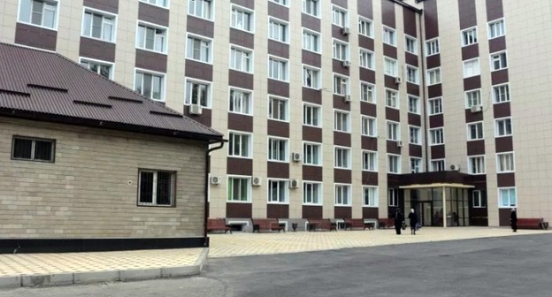 Больница в Махчкале. Фото пресс-службы Минздрава Дагестана http://minzdravrd.ru/news/item/2902?utm_source=yxnews&utm_medium=desktop&nw=1612938797000&utm_referrer=https%3A%2F%2Fyandex.ru%2Fnews%2Fstory%2FDva_gospitalya_dlya_pacientov_s_koronavirusom_zakrylis_v_Makhachkale--3a39eb84ea8105451670ffa4f74027c4 Больница в Махчкале. Фото пресс-службы Минздрава Дагестана http://minzdravrd.ru/news/item/2902?utm_source=yxnews&utm_medium=desktop&nw=1612938797000&utm_referrer=https%3A%2F%2Fyandex.ru%2Fnews%2Fstory%2FDva_gospitalya_dlya_pacientov_s_koronavirusom_zakrylis_v_Makhachkale--3a39eb84ea8105451670ffa4f74027c4