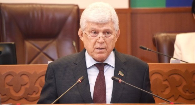 Хизри Шихсаидов. Фото: пресс-служба парламента Дагестана http://nsrd.ru Хизри Шихсаидов. Фото: пресс-служба парламента Дагестана http://nsrd.ru