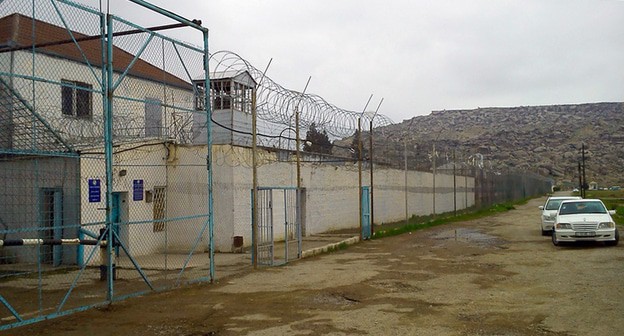 Территория Гобустанской тюрьмы особого режима в Азербайджане. Фото Ветер с Апшерона для "Кавказского узла" Территория Гобустанской тюрьмы особого режима в Азербайджане. Фото Ветер с Апшерона для "Кавказского узла"