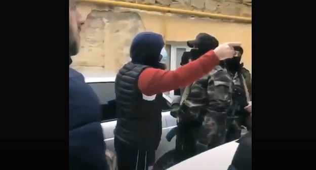 Тарки, 13 февраля 2021 года. Кадр видео
Муса Мусаев https://www.youtube.com/watch?v=Gyvf54eE6kM&feature=emb_logo Тарки, 13 февраля 2021 года. Кадр видео
Муса Мусаев https://www.youtube.com/watch?v=Gyvf54eE6kM&feature=emb_logo