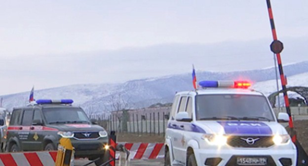 Колонна, доставившая стройматериалы для восстановления водоснабжения и подачи электричества Нагорного Карабаха. Фото пресс-службы Минобороны России. http://mil.ru/russian_peacekeeping_forces/news/more.htm?id=12340385@egNews Колонна, доставившая стройматериалы для восстановления водоснабжения и подачи электричества Нагорного Карабаха. Фото пресс-службы Минобороны России. http://mil.ru/russian_peacekeeping_forces/news/more.htm?id=12340385@egNews