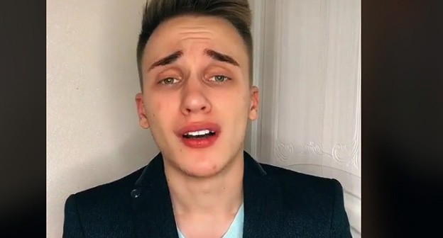 Волгоградский студент публично извинился за танец на Мамаевом кургане. Скриншот видео https://www.tiktok.com/@_sweet_boy_8_/video/6932515448302931202?lang=ru-RU&is_copy_url=1&is_from_webapp=v1 Волгоградский студент публично извинился за танец на Мамаевом кургане. Скриншот видео https://www.tiktok.com/@_sweet_boy_8_/video/6932515448302931202?lang=ru-RU&is_copy_url=1&is_from_webapp=v1