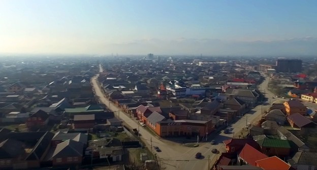 Урус-Мартан, куда были вывезены Магамадов и его брат. Фото: скриншот видео tehnoborz https://www.youtube.com/watch?v=UnVTK5lUqVE&feature=emb_logo Урус-Мартан, куда были вывезены Магамадов и его брат. Фото: скриншот видео tehnoborz https://www.youtube.com/watch?v=UnVTK5lUqVE&feature=emb_logo