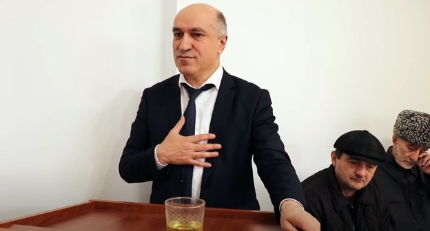 Ахмед Погоров. Кадр видео
Совет тейпов Республики Ингушетия https://www.youtube.com/watch?v=IzFovZzeCro Ахмед Погоров. Кадр видео
Совет тейпов Республики Ингушетия https://www.youtube.com/watch?v=IzFovZzeCro