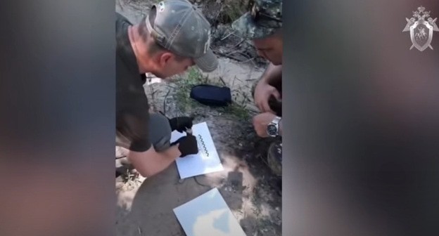 Сотрудники силовых структур. Скриншот видео "Следственный комитет Российской Федерации" https://www.youtube.com/watch?v=7dmDt2Y50Ms Сотрудники силовых структур. Скриншот видео "Следственный комитет Российской Федерации" https://www.youtube.com/watch?v=7dmDt2Y50Ms