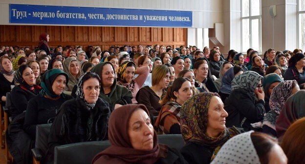 Празднование Международного женского дня в Карабудахкентском районе Дагестана. Фото пресс-службы Карабудахкентского района. Празднование Международного женского дня в Карабудахкентском районе Дагестана. Фото пресс-службы Карабудахкентского района.
