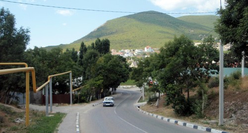 Вид на склон горы Колдун (п.Мысхако). Фото Галин Владимир Петрович https://ru.wikipedia.org/wiki/Мысхако Вид на склон горы Колдун (п.Мысхако). Фото Галин Владимир Петрович https://ru.wikipedia.org/wiki/Мысхако
