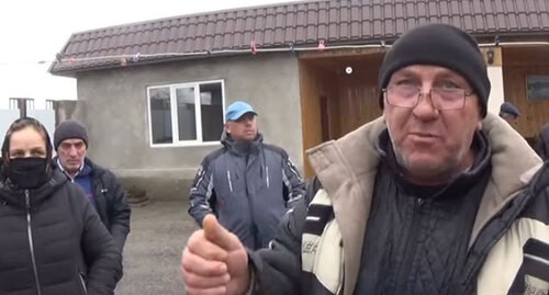 Хамид Индреев (на переднем плане). Кадр видео "Сделано в КБР" https://www.youtube.com/watch?reload=9&v=Q55WKgd1PE8&feature=youtu.be Хамид Индреев (на переднем плане). Кадр видео "Сделано в КБР" https://www.youtube.com/watch?reload=9&v=Q55WKgd1PE8&feature=youtu.be