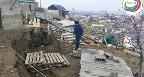 Оползень сошел в Сепараторном микрорайоне Махачкалы. Фото: пресс-служба ГУ МЧС по РД Оползень сошел в Сепараторном микрорайоне Махачкалы. Фото: пресс-служба ГУ МЧС по РД