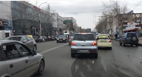 автопробег против повышения цен на горючее, участие в которых приняли водители микроавтобусов, таксисты и простые владельцы автомобилей в Тбилиси. Кадр видео
Sputnik Georgia - все о Грузии https://www.youtube.com/watch?v=N_CmVbQLRoA. автопробег против повышения цен на горючее, участие в которых приняли водители микроавтобусов, таксисты и простые владельцы автомобилей в Тбилиси. Кадр видео
Sputnik Georgia - все о Грузии https://www.youtube.com/watch?v=N_CmVbQLRoA.