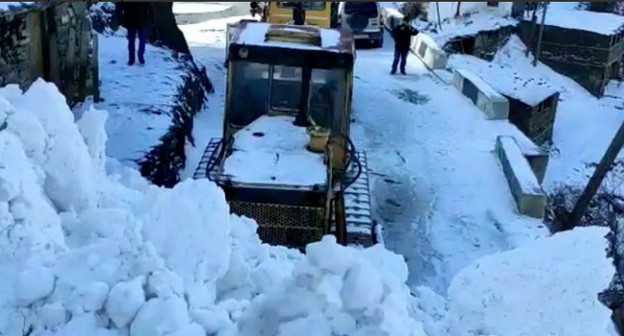 Лавина в Рутульском районе. Фото: министерство транспорта и дорожного хозяйства в Дагестане ://mintransdag.ru/news/item/2840 Лавина в Рутульском районе. Фото: министерство транспорта и дорожного хозяйства в Дагестане ://mintransdag.ru/news/item/2840