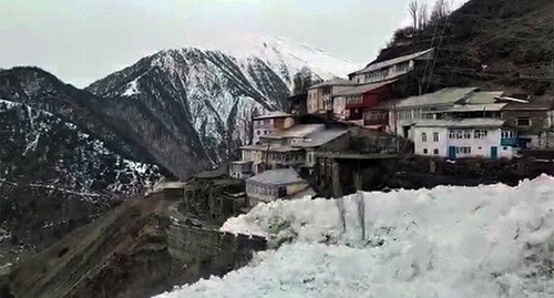 Сход лавины в селе Цахур Рутульского района в Дагестане. Фото: официальный сайт Министерства транспорта и дорожного хозяйства Республики Дагестан/mintransdag.ru Сход лавины в селе Цахур Рутульского района в Дагестане. Фото: официальный сайт Министерства транспорта и дорожного хозяйства Республики Дагестан/mintransdag.ru