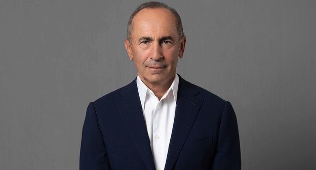 Роберт Кочарян. Скриншот с официальной страницы FACEBOOK.COM/PRESIDENTROBERTKOCHARYAN https://www.facebook.com/presidentrobertkocharyan/photos/792612458063793 Роберт Кочарян. Скриншот с официальной страницы FACEBOOK.COM/PRESIDENTROBERTKOCHARYAN https://www.facebook.com/presidentrobertkocharyan/photos/792612458063793