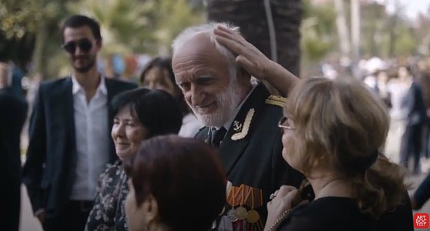 Кадр из фильма "25 лет одиночества". Скриншот видео Artdocfest https://www.youtube.com/watch?v=UauLvT2i79I Кадр из фильма "25 лет одиночества". Скриншот видео Artdocfest https://www.youtube.com/watch?v=UauLvT2i79I
