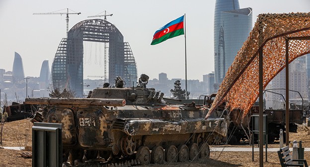 Экспозиция бакинского парка трофеев. Апрель 2021 г. Фото Азиза Каримова для "Кавказского узла" Экспозиция бакинского парка трофеев. Апрель 2021 г. Фото Азиза Каримова для "Кавказского узла"