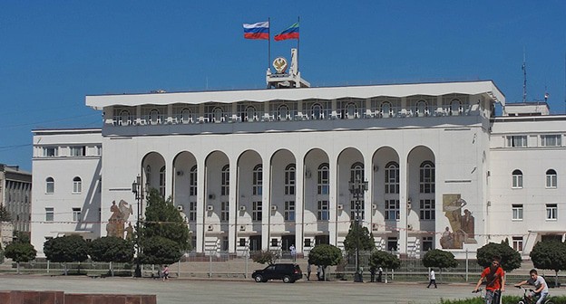 Дом правительства в Махачкале. Фото: Котомкина https://ru.wikipedia.org/ Дом правительства в Махачкале. Фото: Котомкина https://ru.wikipedia.org/