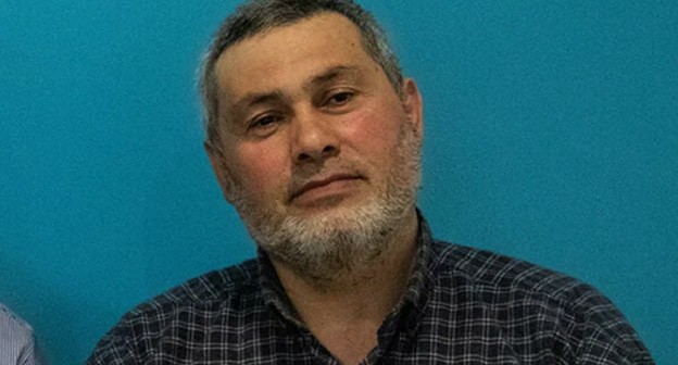 Эдуард Атаев. Стоп-кадр из видео «Кавказского узла» «Штаб Навального появился в Дагестане вопреки угрозам» https://www.kavkaz-uzel.eu/videos/6658 Эдуард Атаев. Стоп-кадр из видео «Кавказского узла» «Штаб Навального появился в Дагестане вопреки угрозам» https://www.kavkaz-uzel.eu/videos/6658