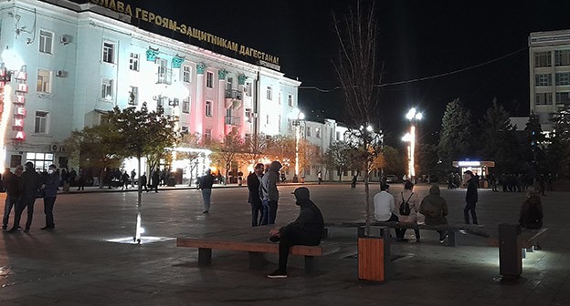 Центральная площадь Махачкалы, 21 апреля 2020 года. Фото Малика Бутаева для "Кавказского узла". Центральная площадь Махачкалы, 21 апреля 2020 года. Фото Малика Бутаева для "Кавказского узла".