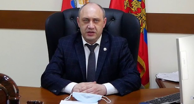 Салим Токаев. Кадр видео https://www.youtube.com/watch?v=vvNj8lQTYOw Салим Токаев. Кадр видео https://www.youtube.com/watch?v=vvNj8lQTYOw